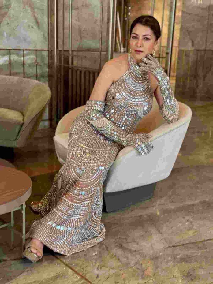 Aditi Govitrikar all set to represent India at the 40th anniversary of Mrs World, fans get nostalgic about her special win as first Indian in 2001!