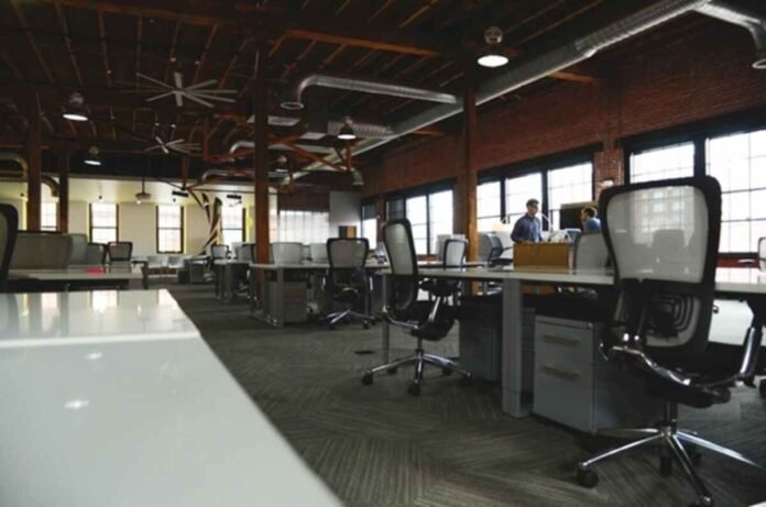 Why Nearby Commercial Office Spaces Are Ideal for Small Business Growth
